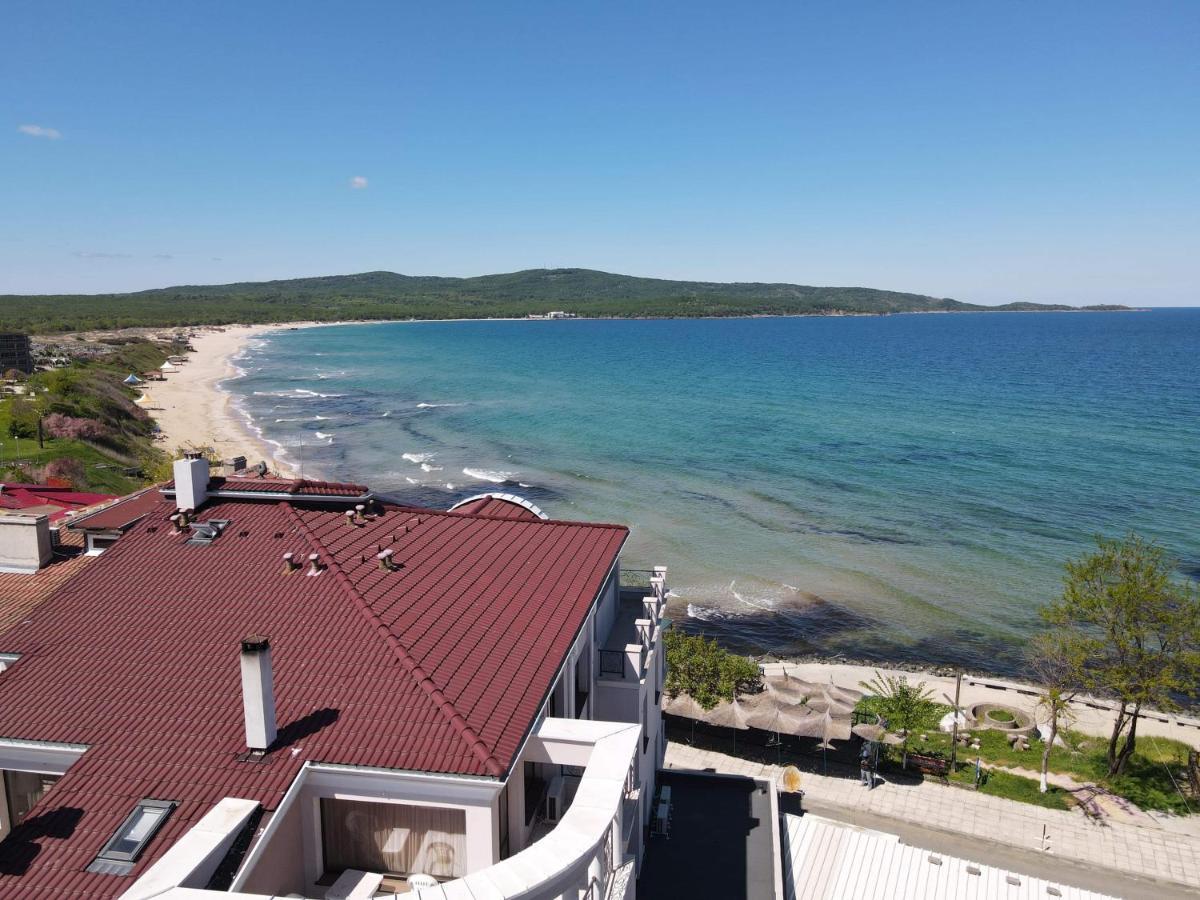 Ashram Hotel Primorsko Exterior foto
